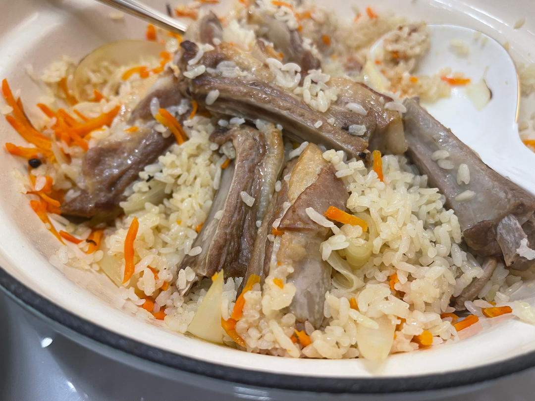 铸铁锅版羊肉手抓饭🐑。 （最简单的才最美味）