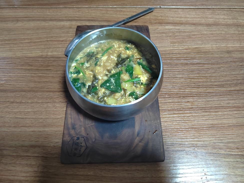 菠菜土豆旮瘩汤