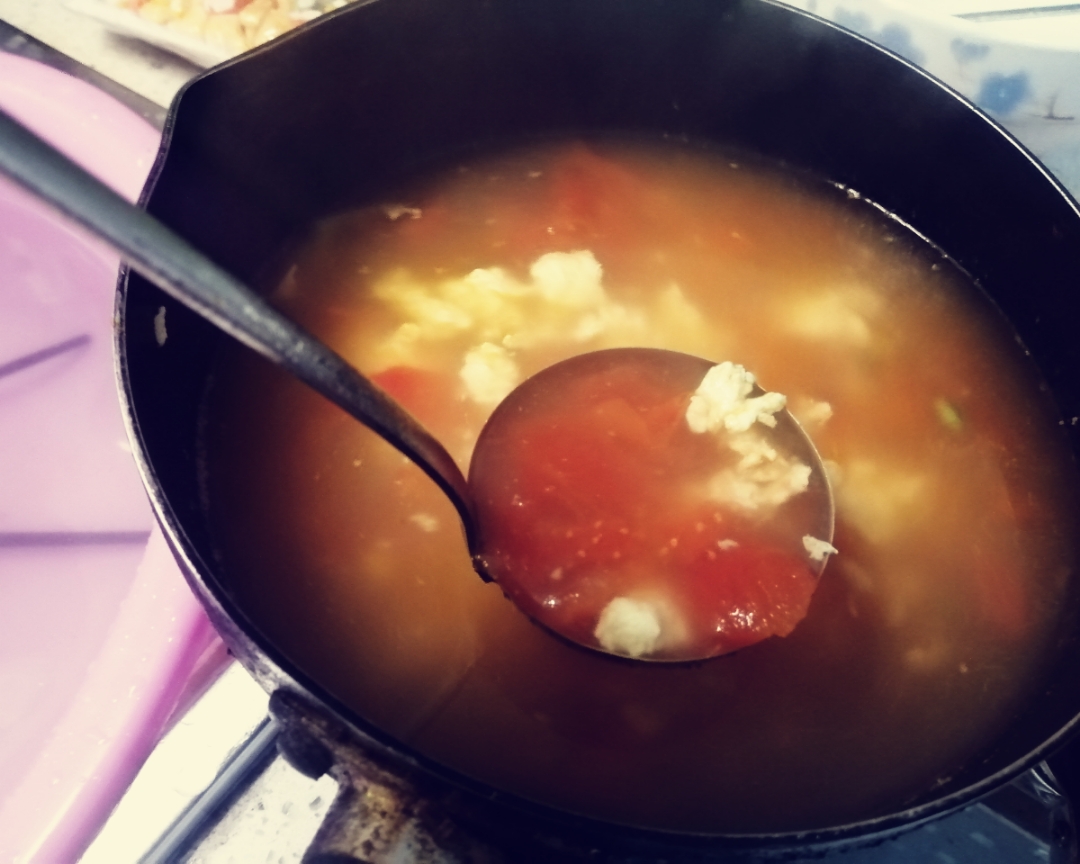 [yaka]一只鸡蛋半只番茄汤（10分钟快手零失败）的做法
