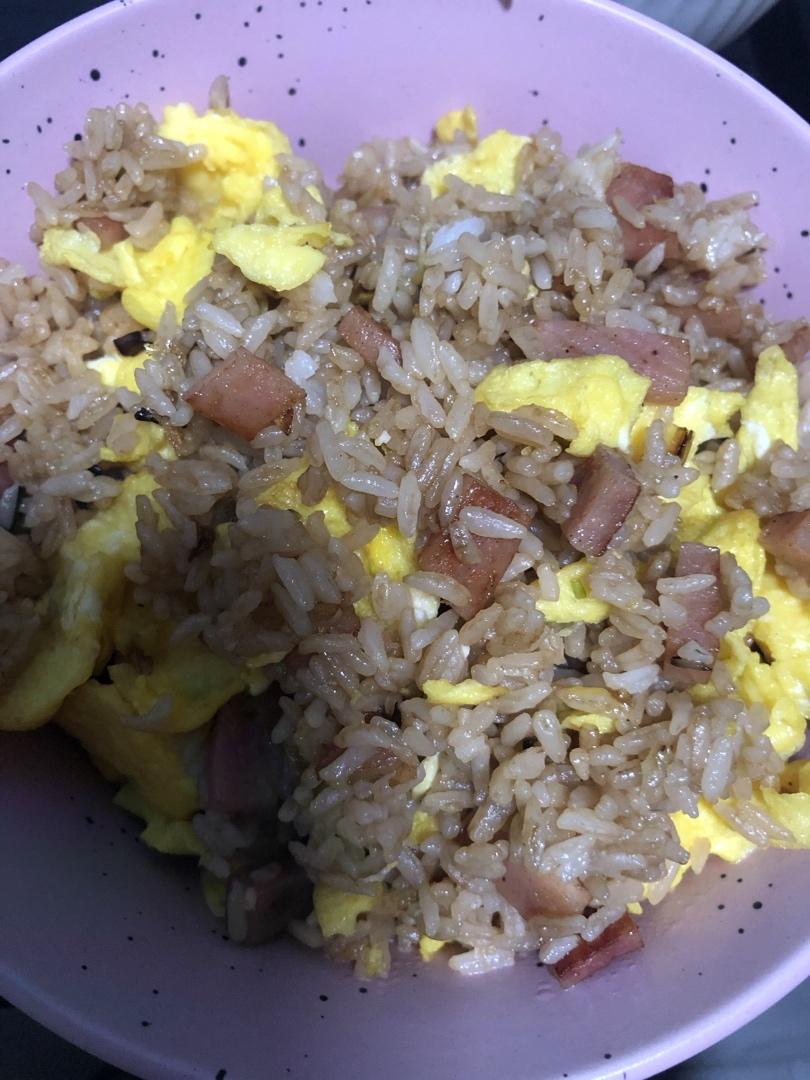 邻居抢着来我家吃土豆香肠炒饭，原来这么香！