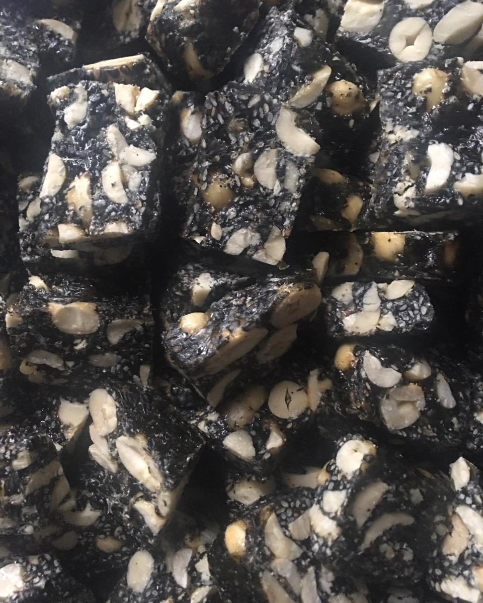 黑芝麻花生糖