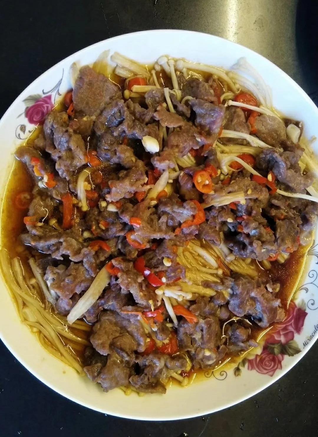 金针菇蒸牛肉