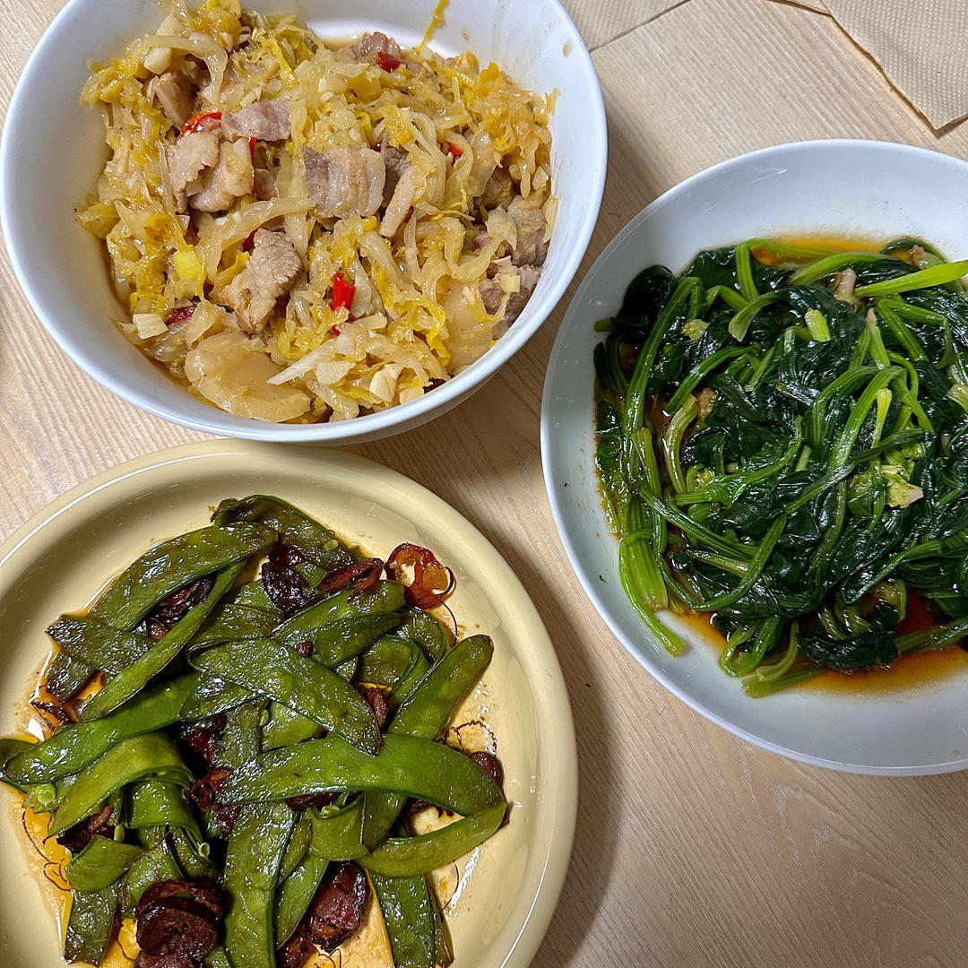 东北酸菜炖白肉