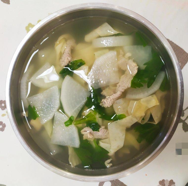 萝卜苗瘦肉汤