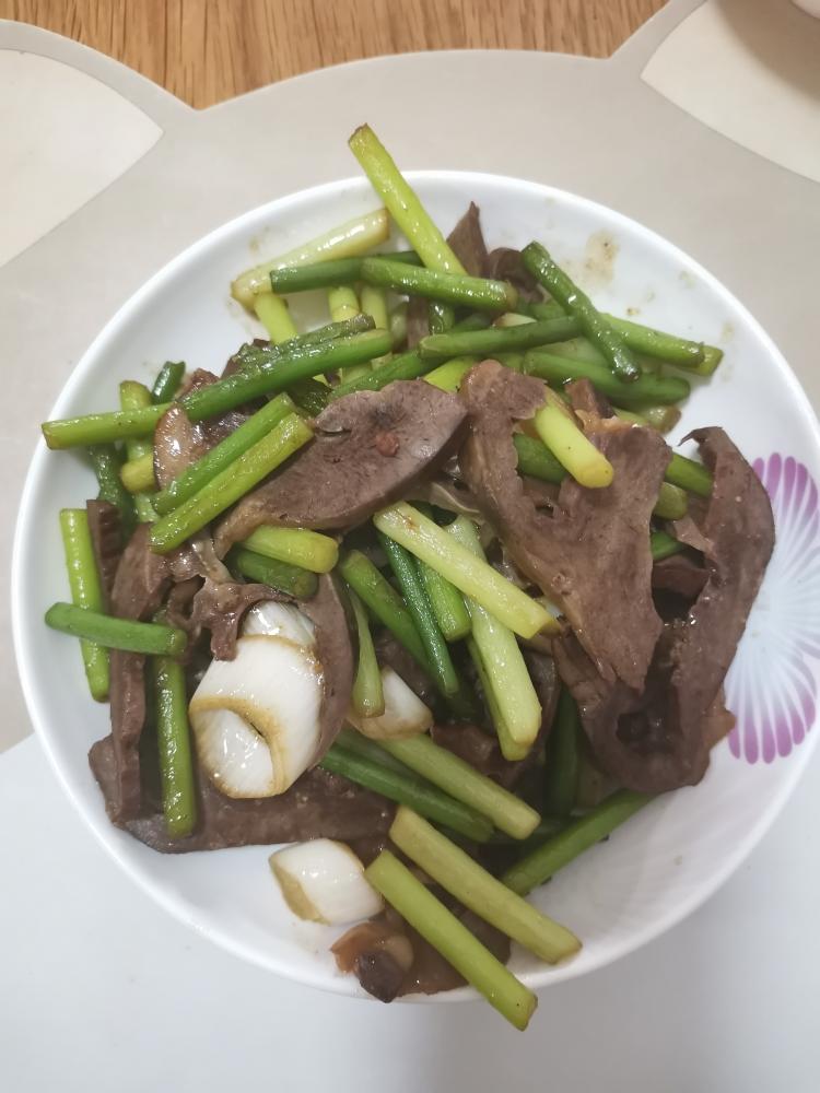 蒜苔炒猪心
