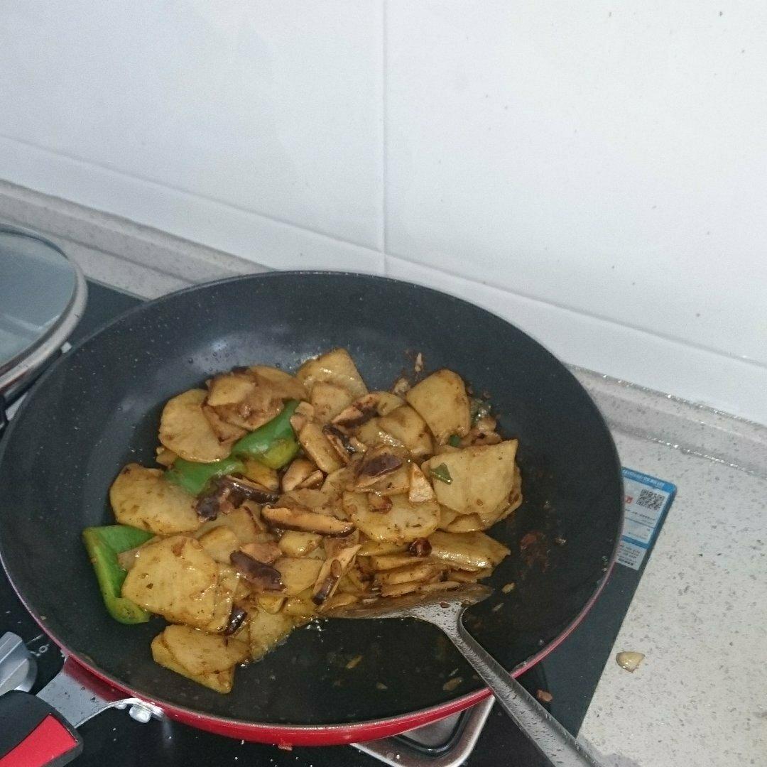 干锅土豆片