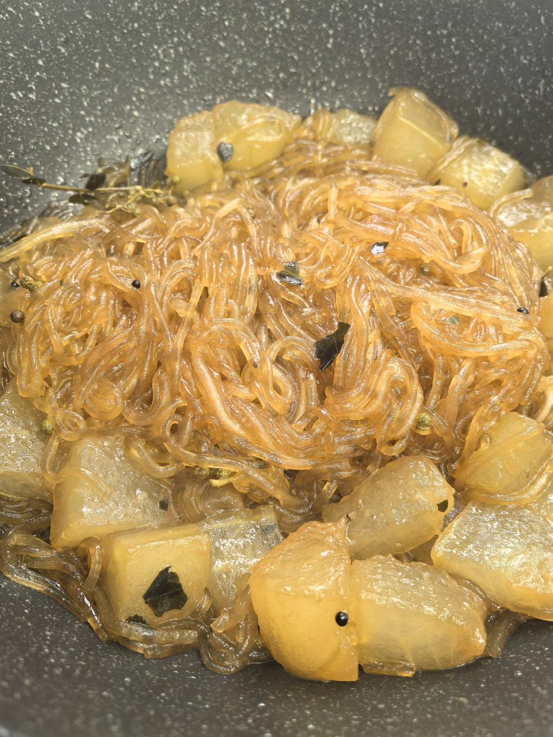 冬瓜炖粉条！