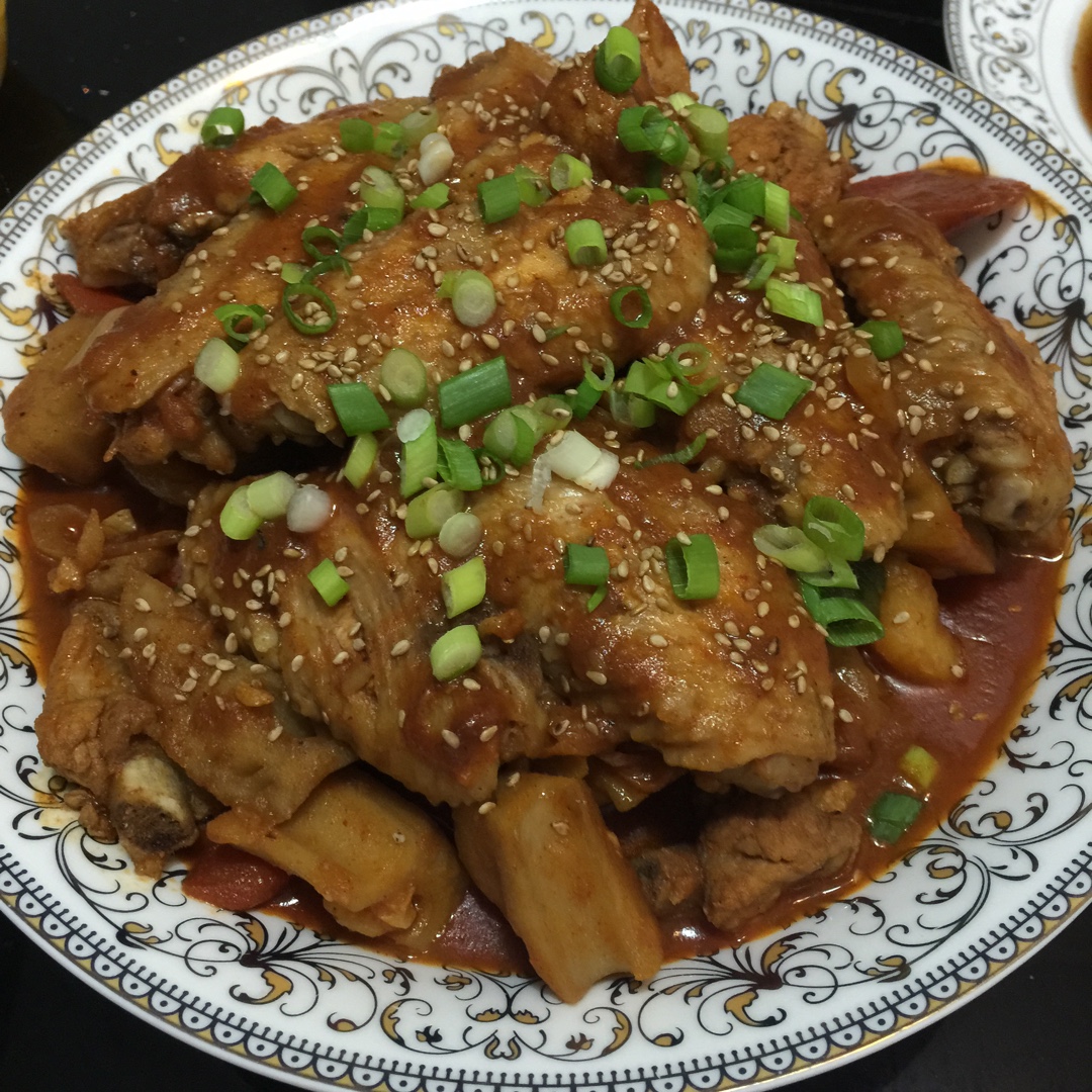 韩国料理——炖辣鸡翅(닭도리탕)