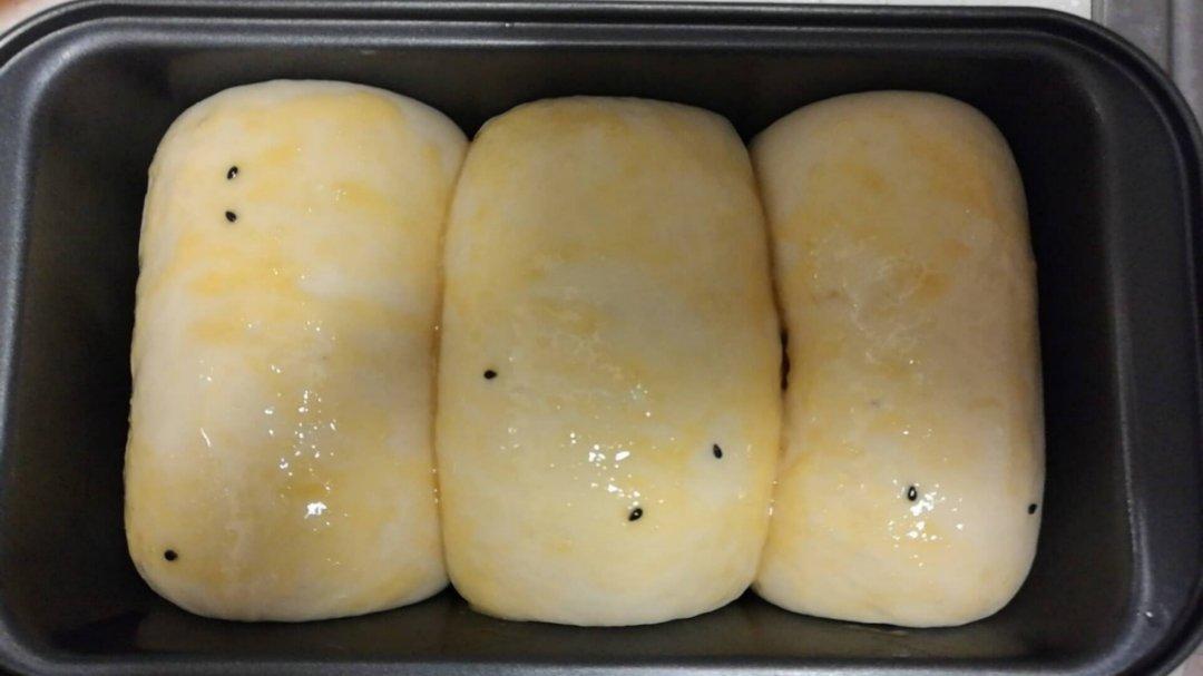 用烤箱自己做面包--手工牛奶吐司面包