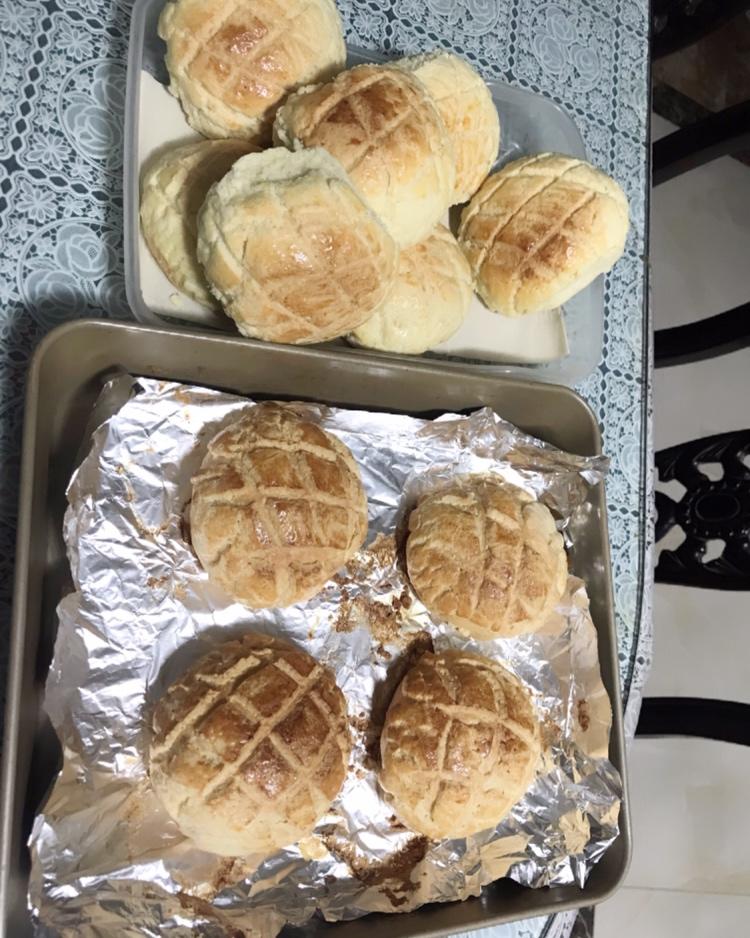 好吃到炸裂的港式菠萝包（附带制作酥皮的小视频）