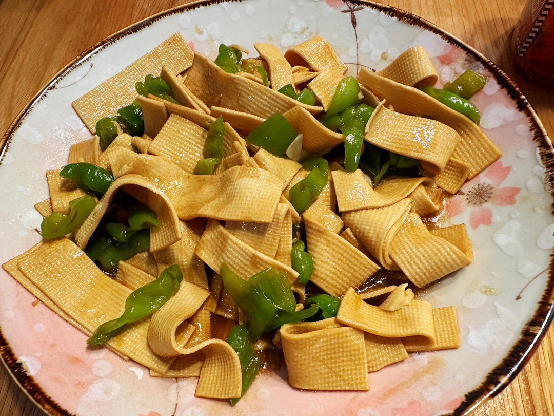不用厨艺的尖椒干豆腐