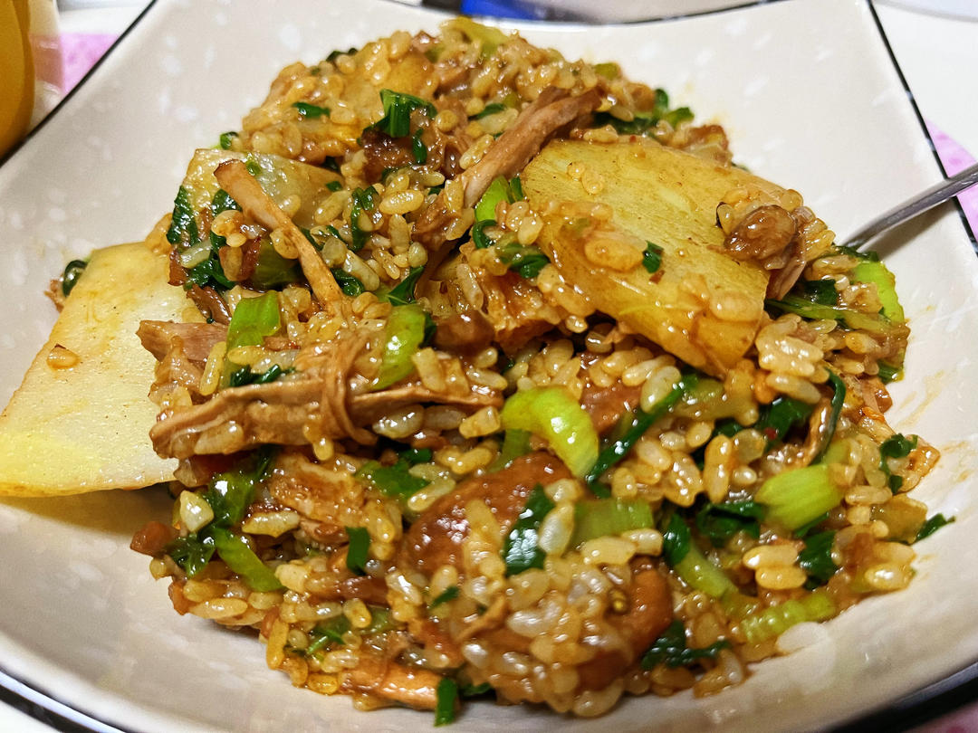 排骨油菜酱油炒饭