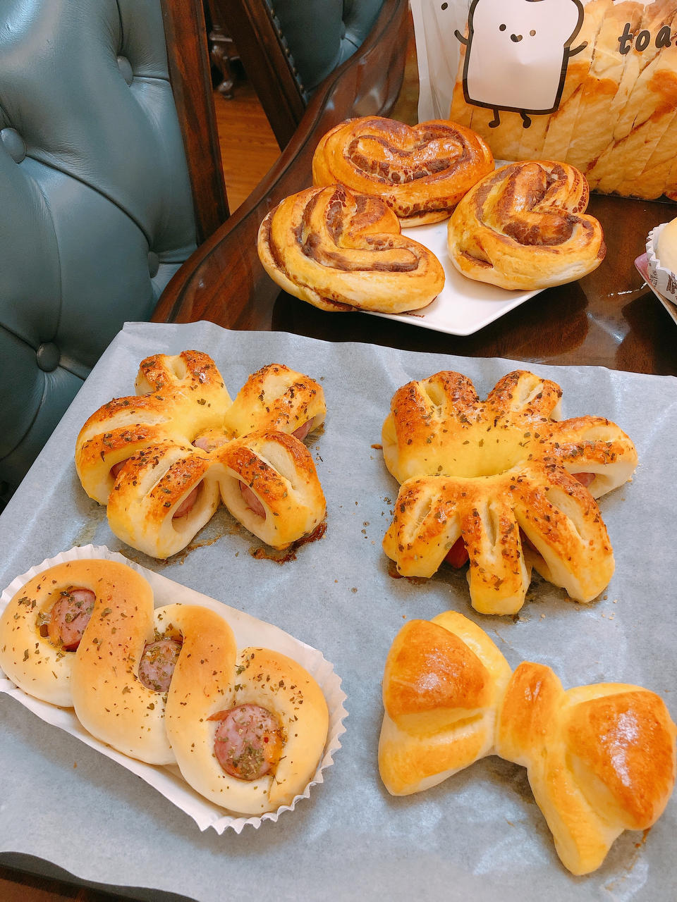 非常简单的热狗面包