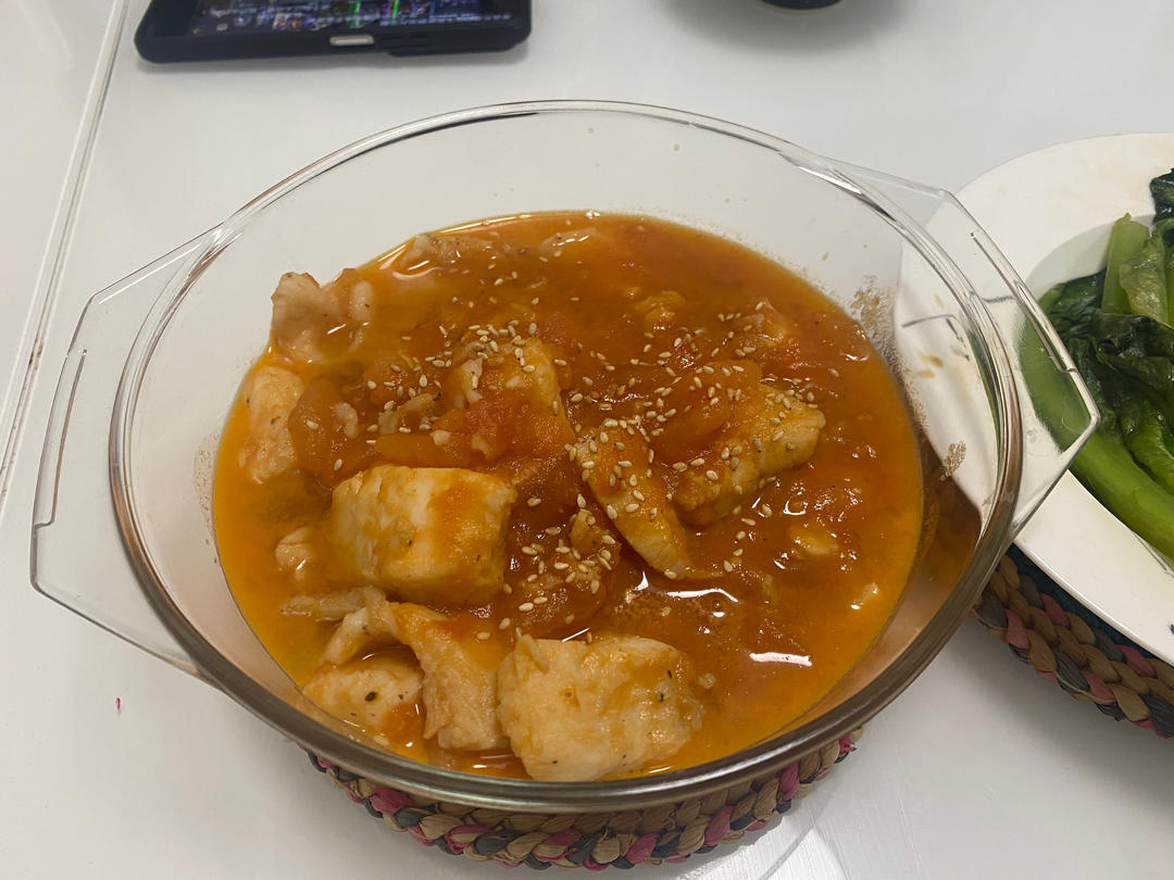 番茄鱼巴沙鱼（也可以用番茄龙利鱼），番茄酱汁超浓郁，营养又下饭！