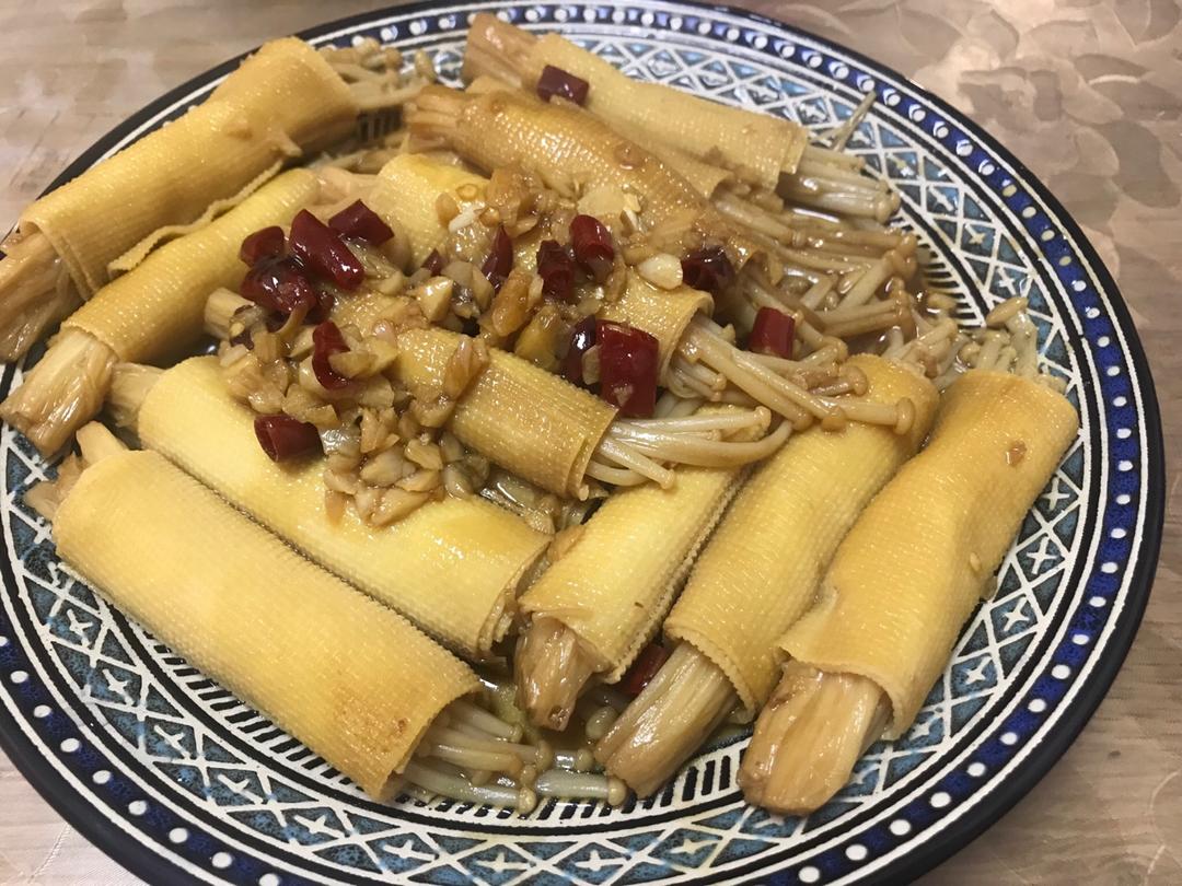 比肉还好吃的金针菇豆皮卷