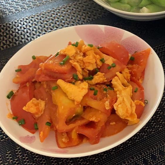 番茄炒蛋（西红柿炒鸡蛋）