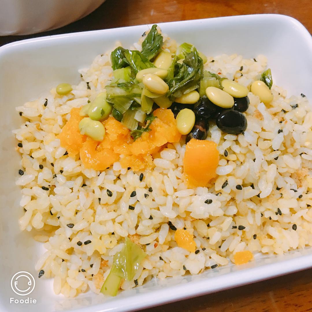 鸡蛋肉松炒饭（解决剩米饭）