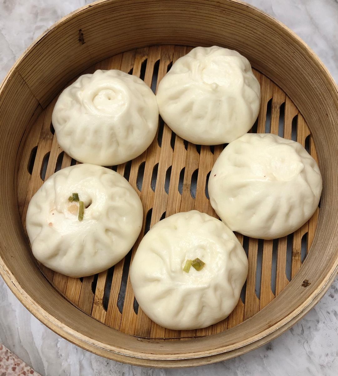 咸蛋黄猪肉包子的做法