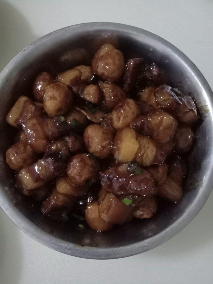 加了鹌鹑蛋后，这盘红烧肉，美味的逆天啦——鹌鹑蛋烧肉（孔瑶食谱）