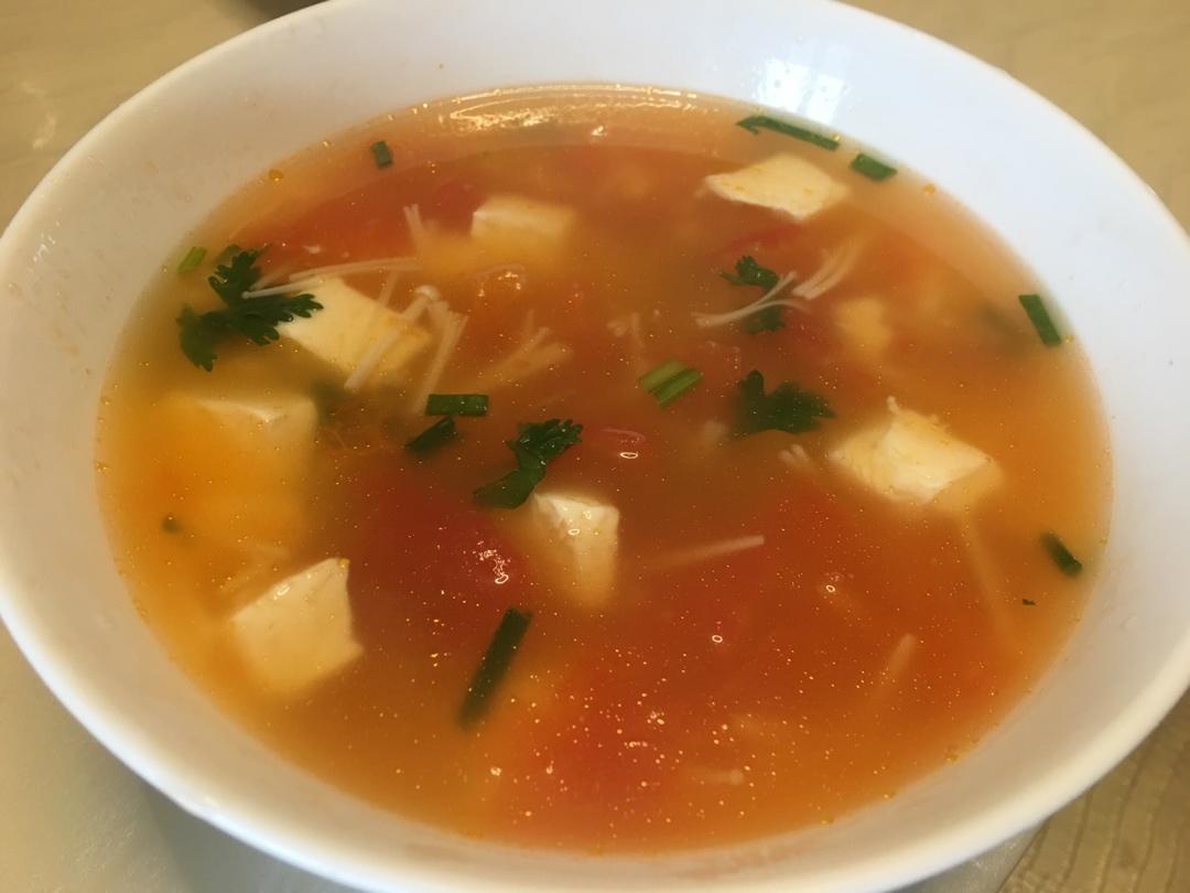 番茄金针菇豆腐汤