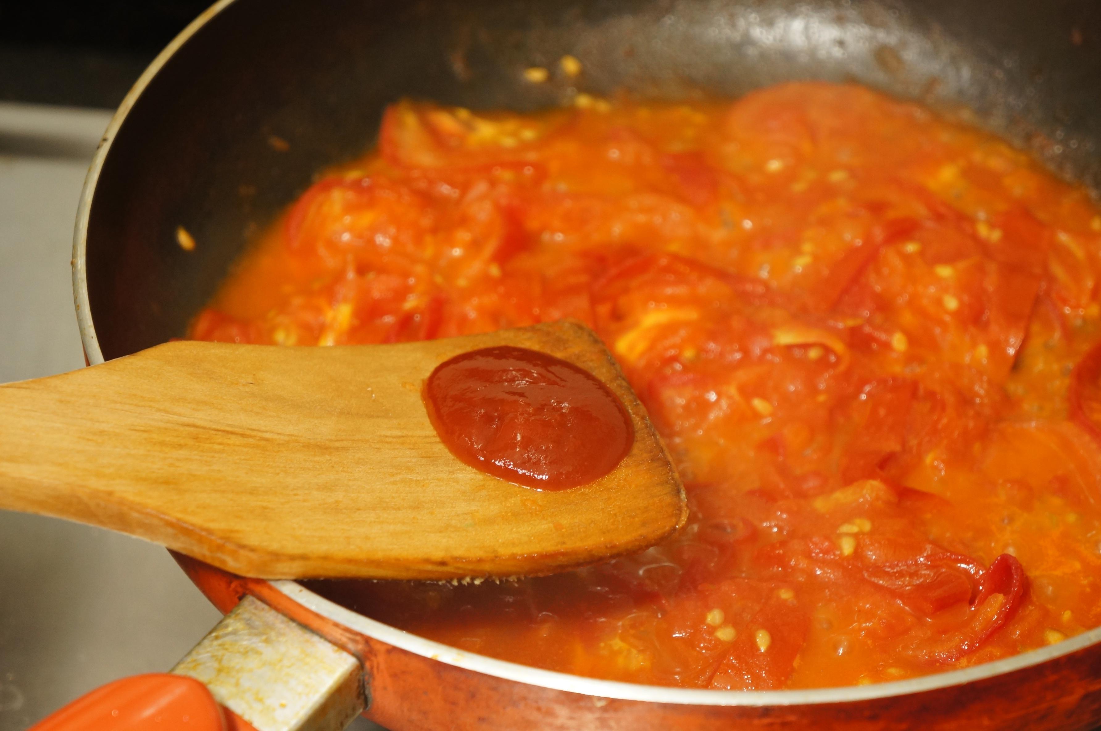 二伏面--番茄肉丝浓酱手擀面的做法 步骤5