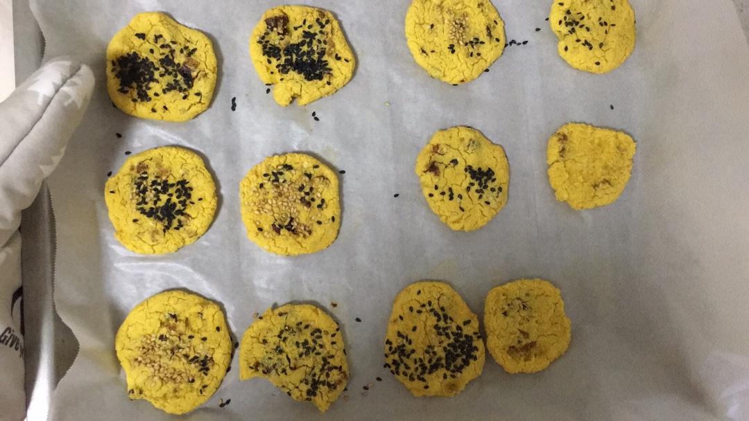 消耗玉米面的好方法，超级简单的玉米面桃酥