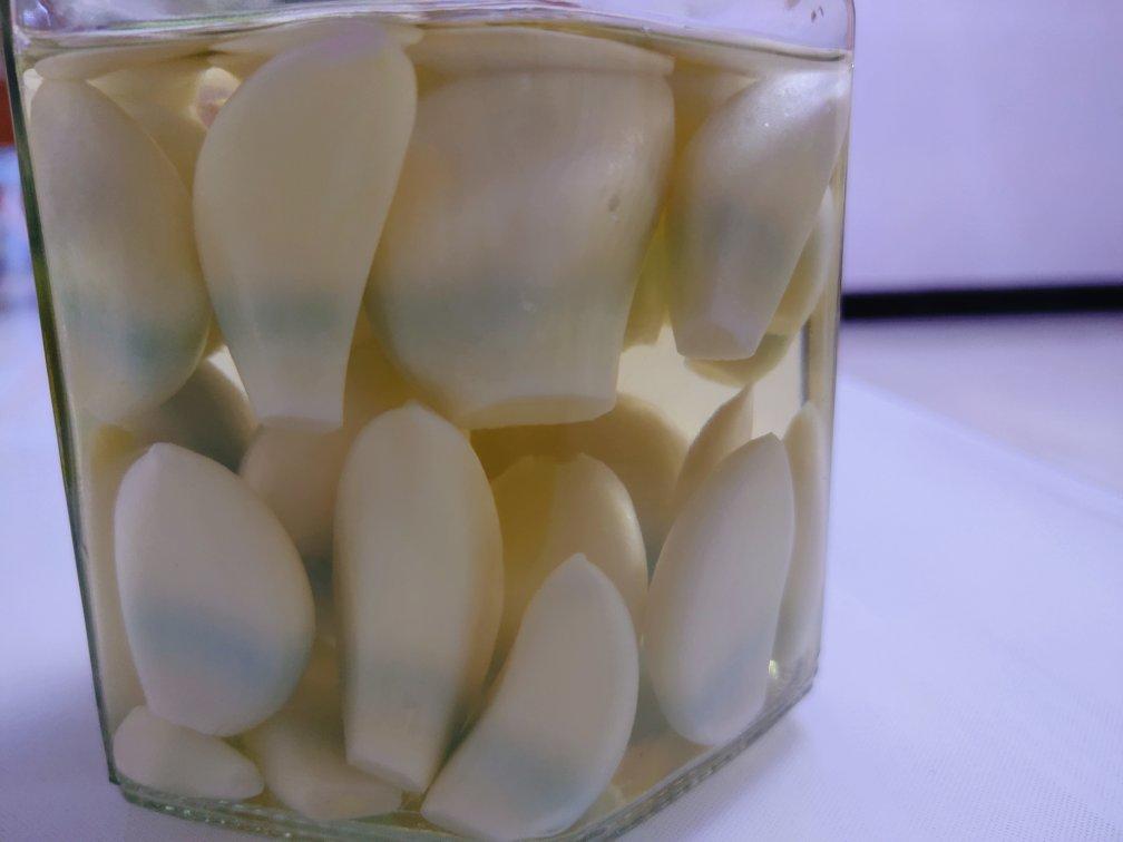 一瓶绿油油的腊八蒜美貌出炉