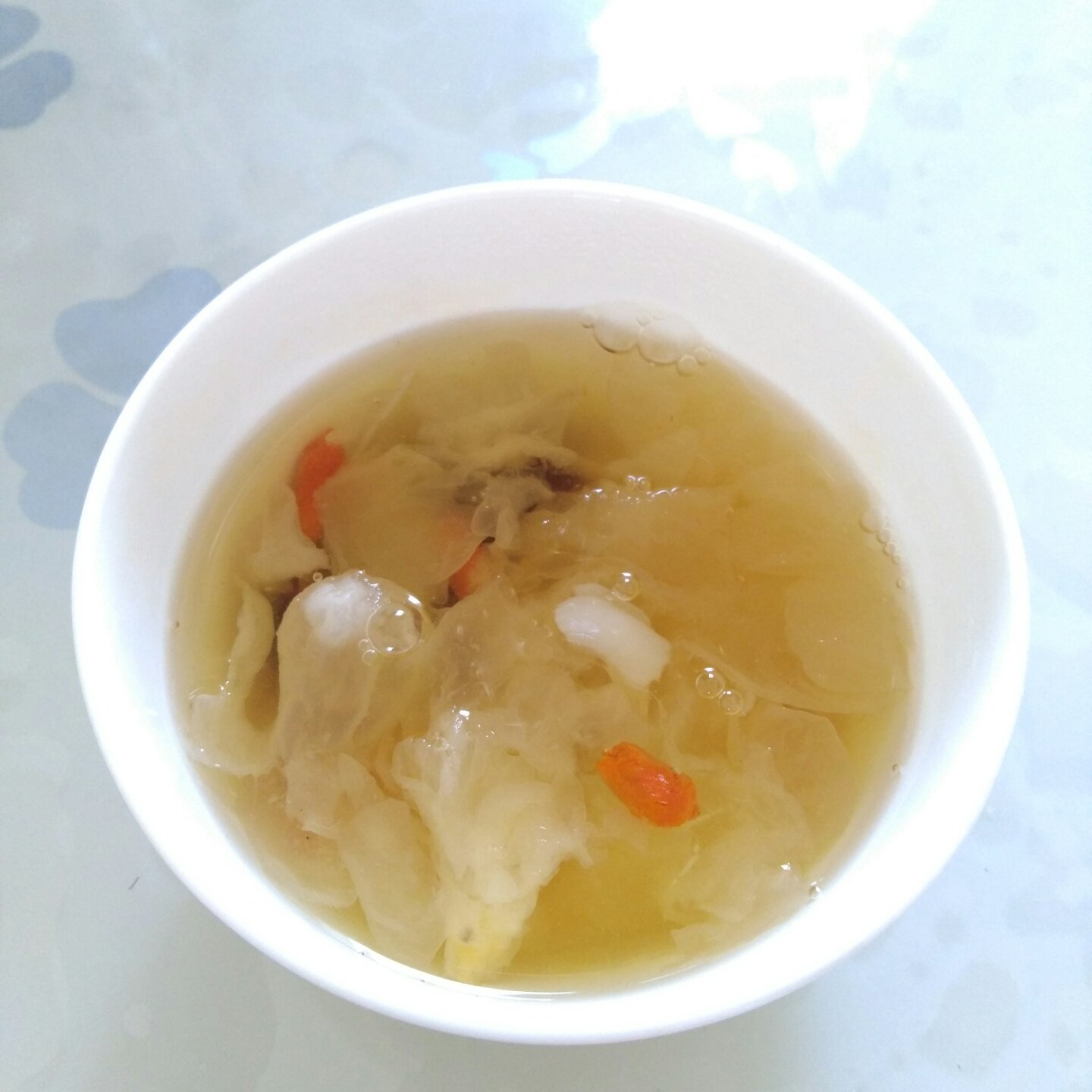 银耳红枣枸杞甜汤