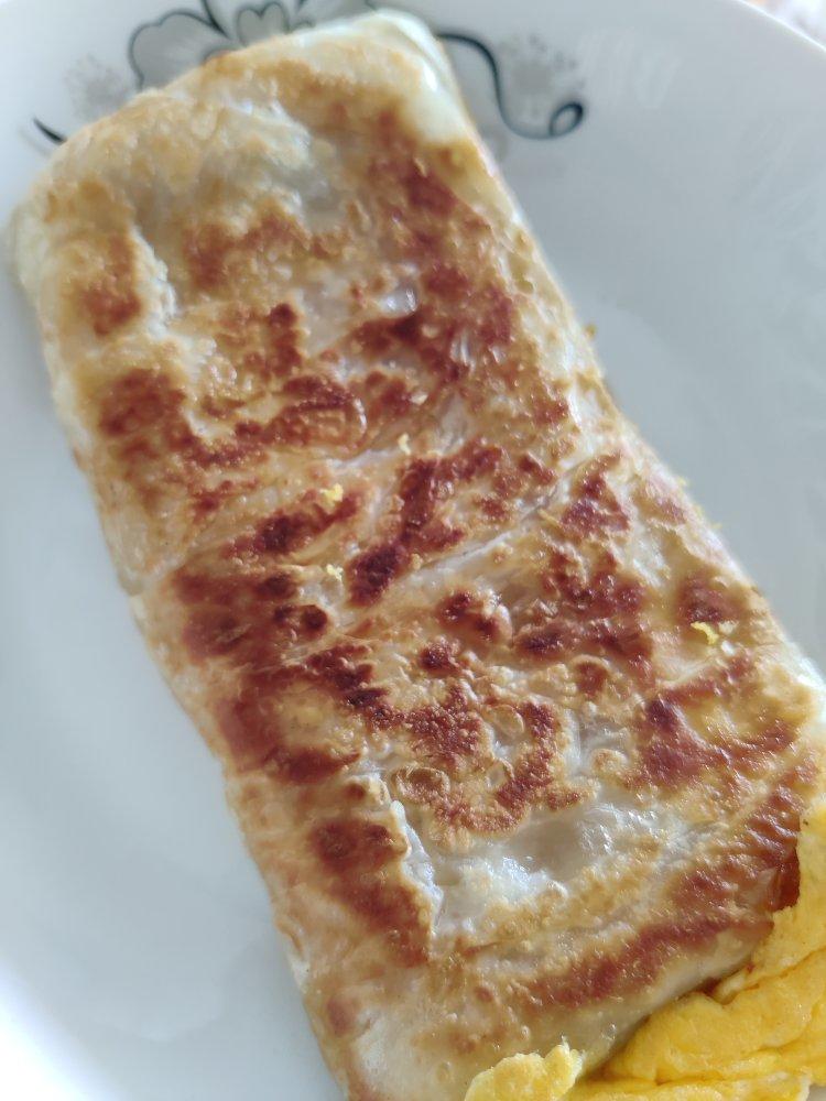 5分钟就能搞定的手抓饼早餐，酥到掉渣～