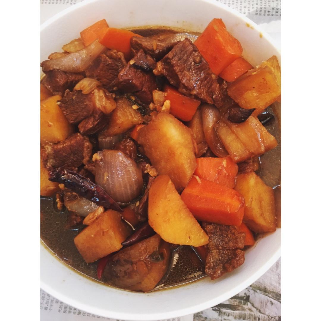 胡萝卜土豆烧牛腩