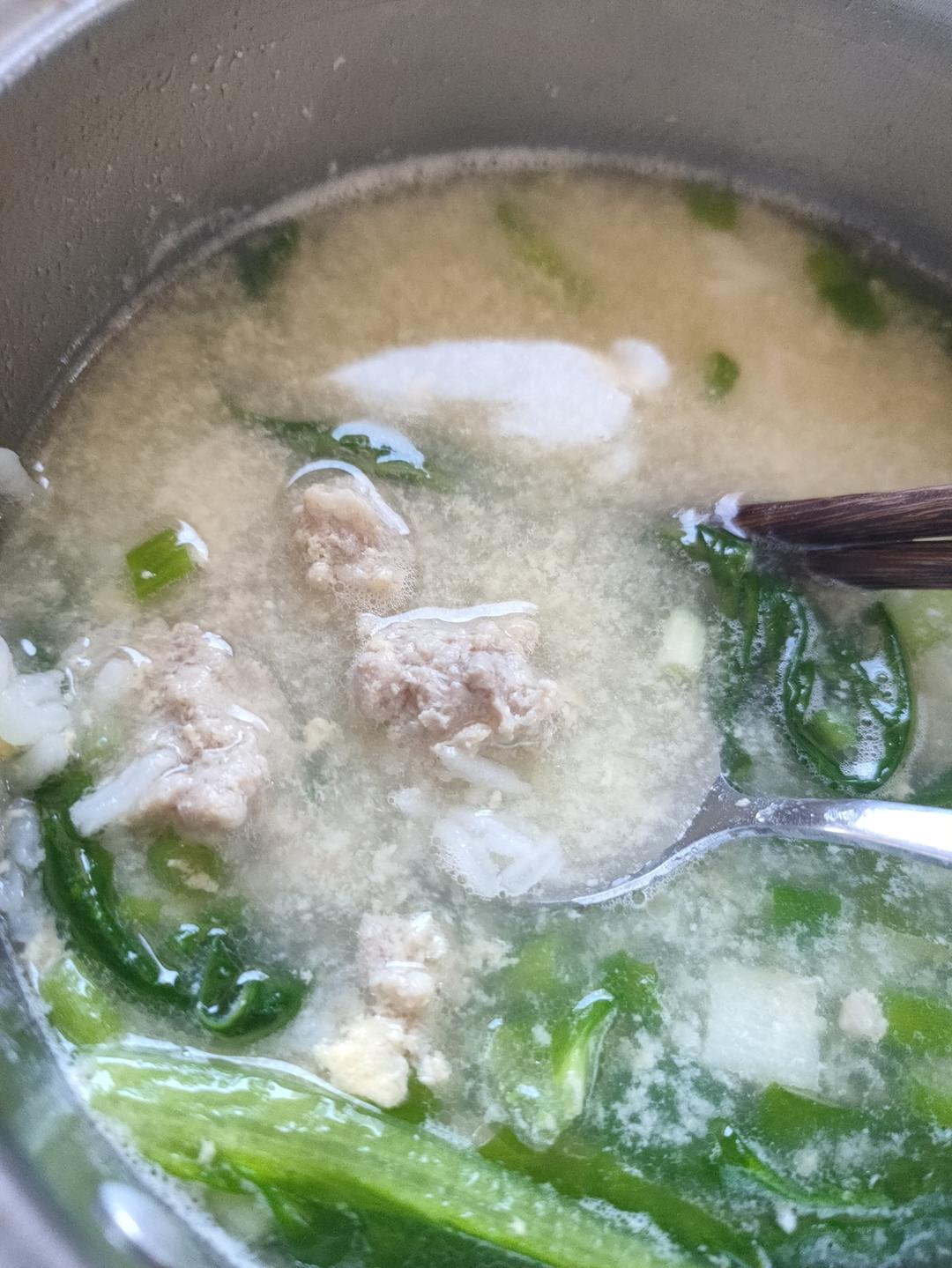 消灭隔夜饭!五分钟快手番茄肉丸汤泡饭