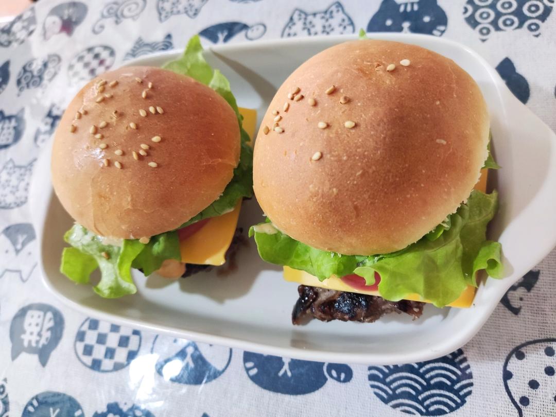 常备餐之好吃多汁的汉堡牛肉饼