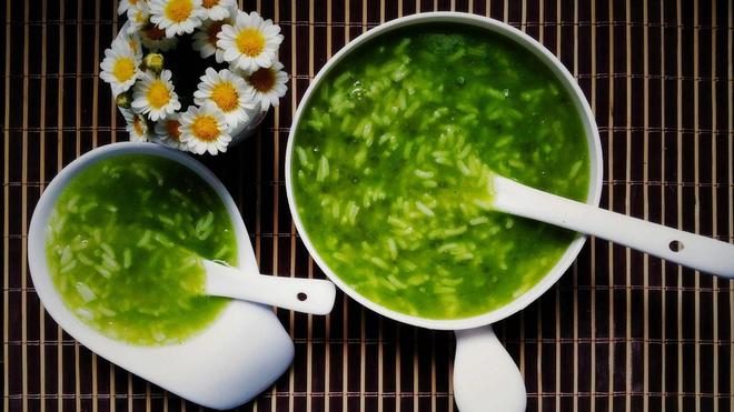 怎么煮碧绿又有果冻质感的荷叶粥？丨荷叶羹 · 圆满素食的做法