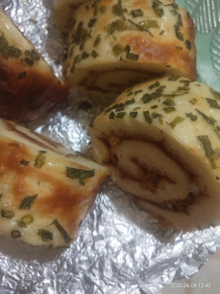 香葱肉松面包卷
