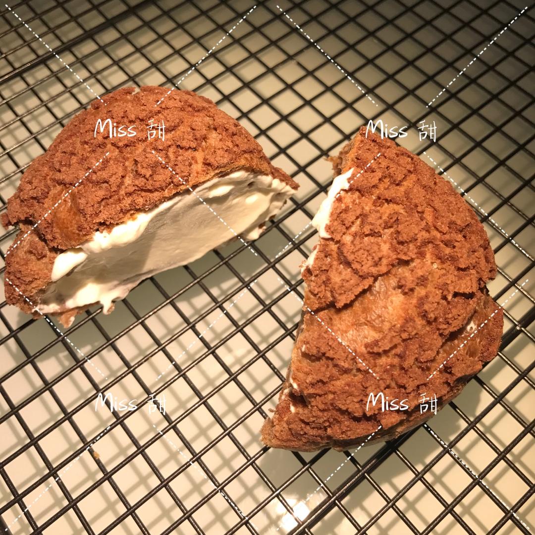 巧克力酥皮泡芙
