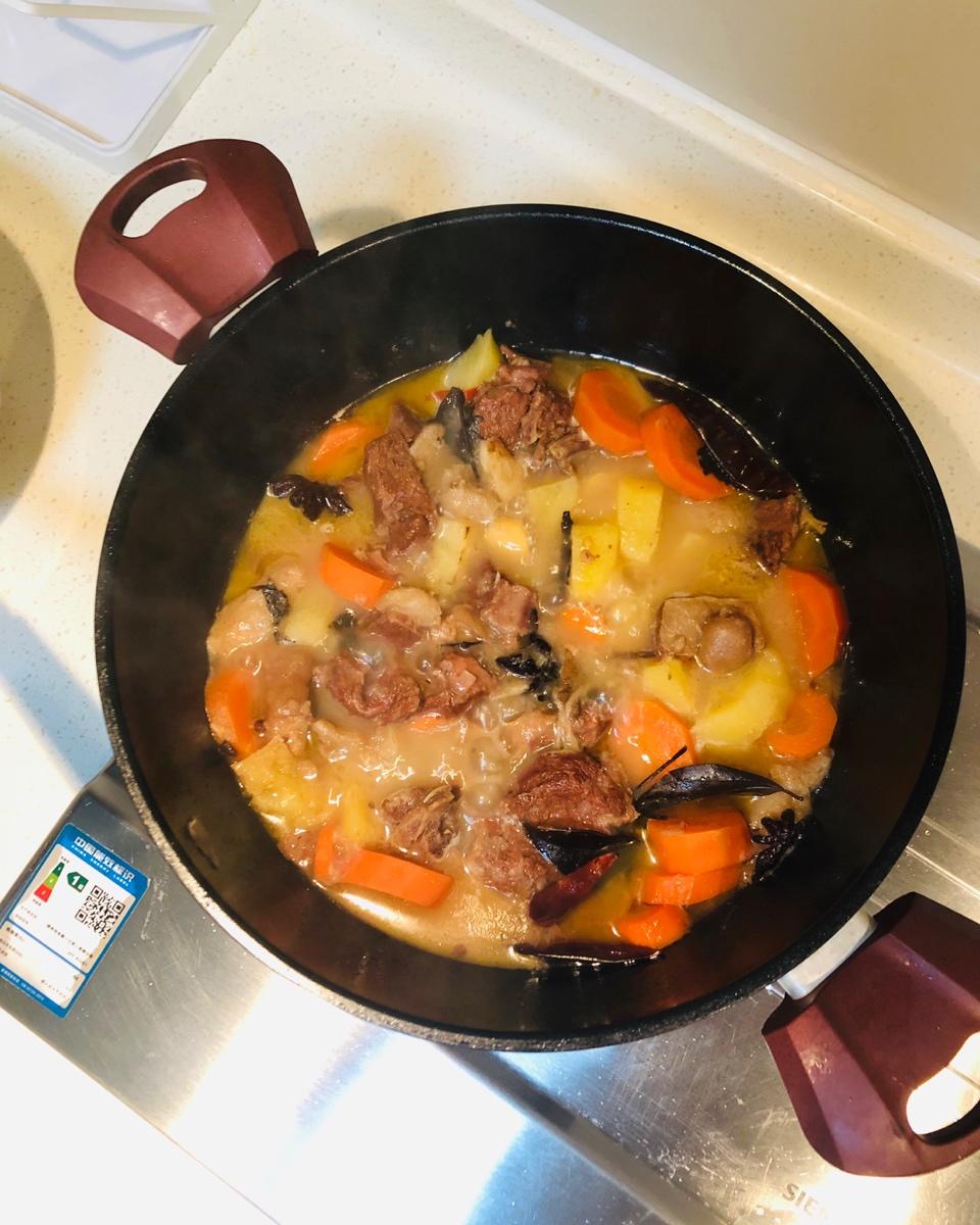 胡萝卜土豆烧牛腩