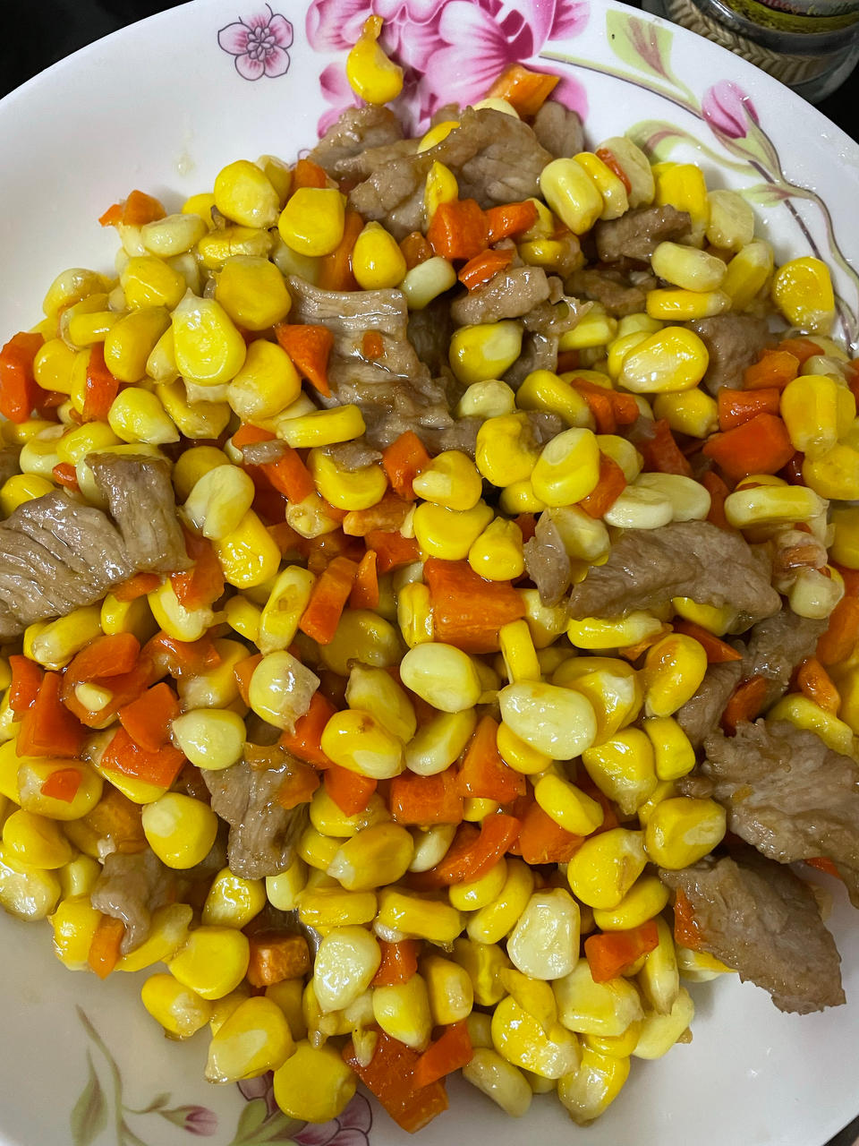 玉米胡萝卜炒肉沬