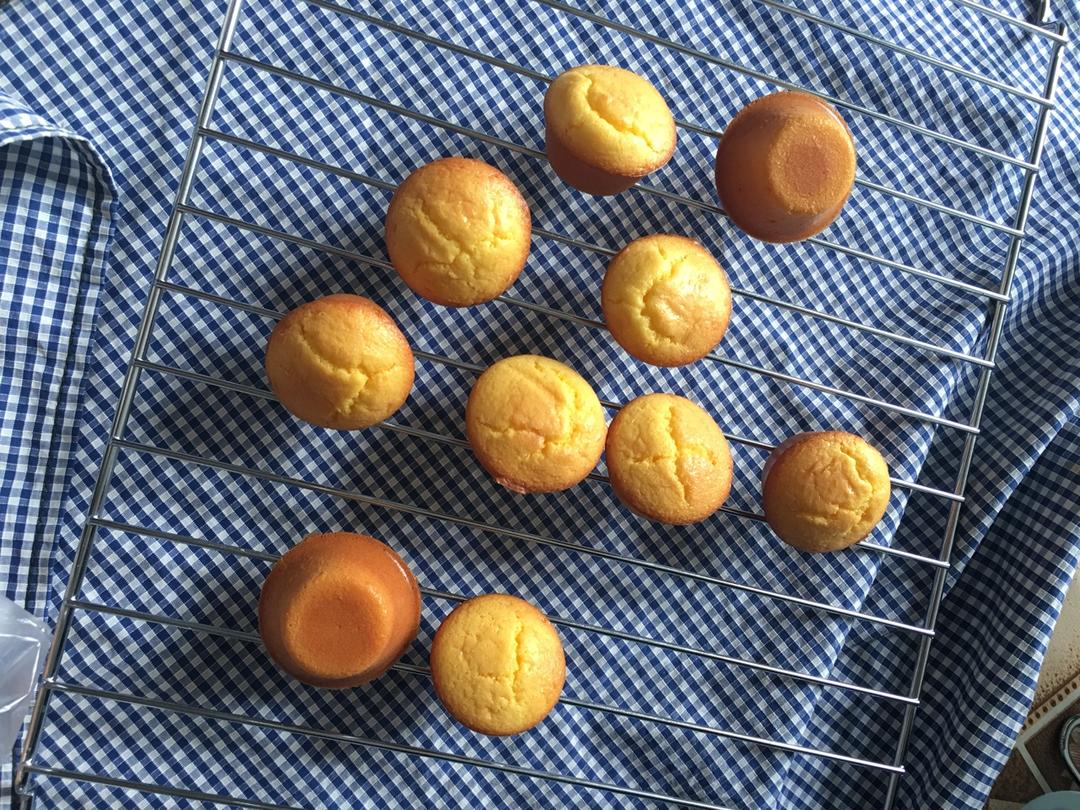 奶香迷你蛋糕仔