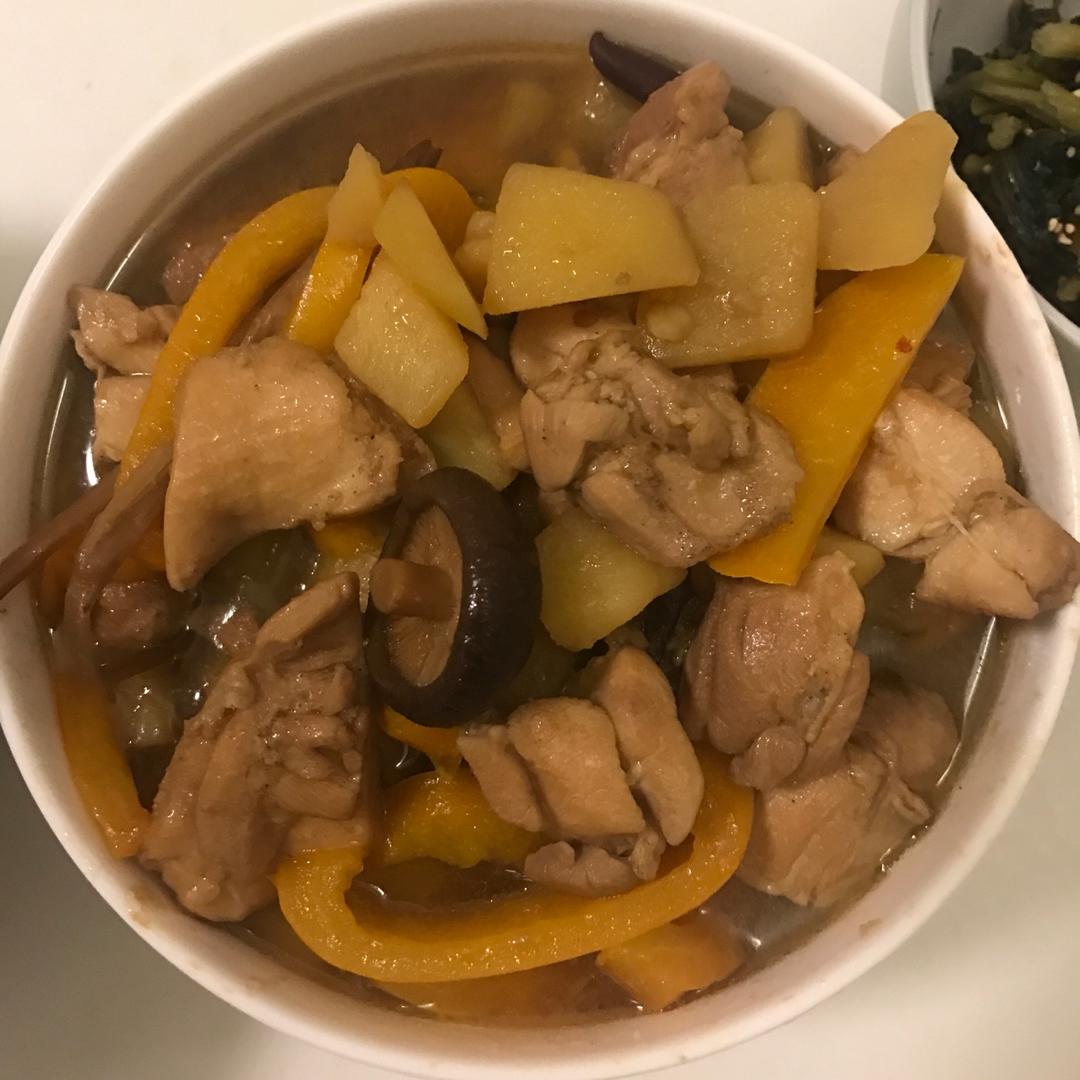 土豆香菇炖鸡腿
