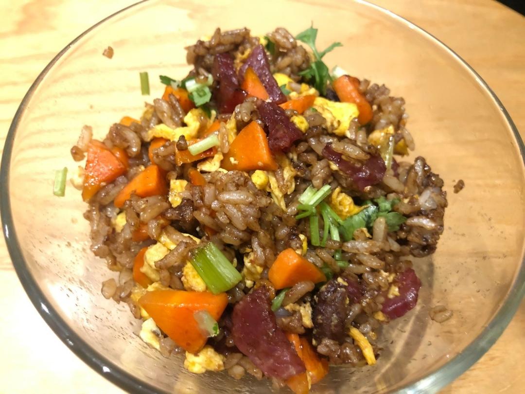 腊肠炒饭