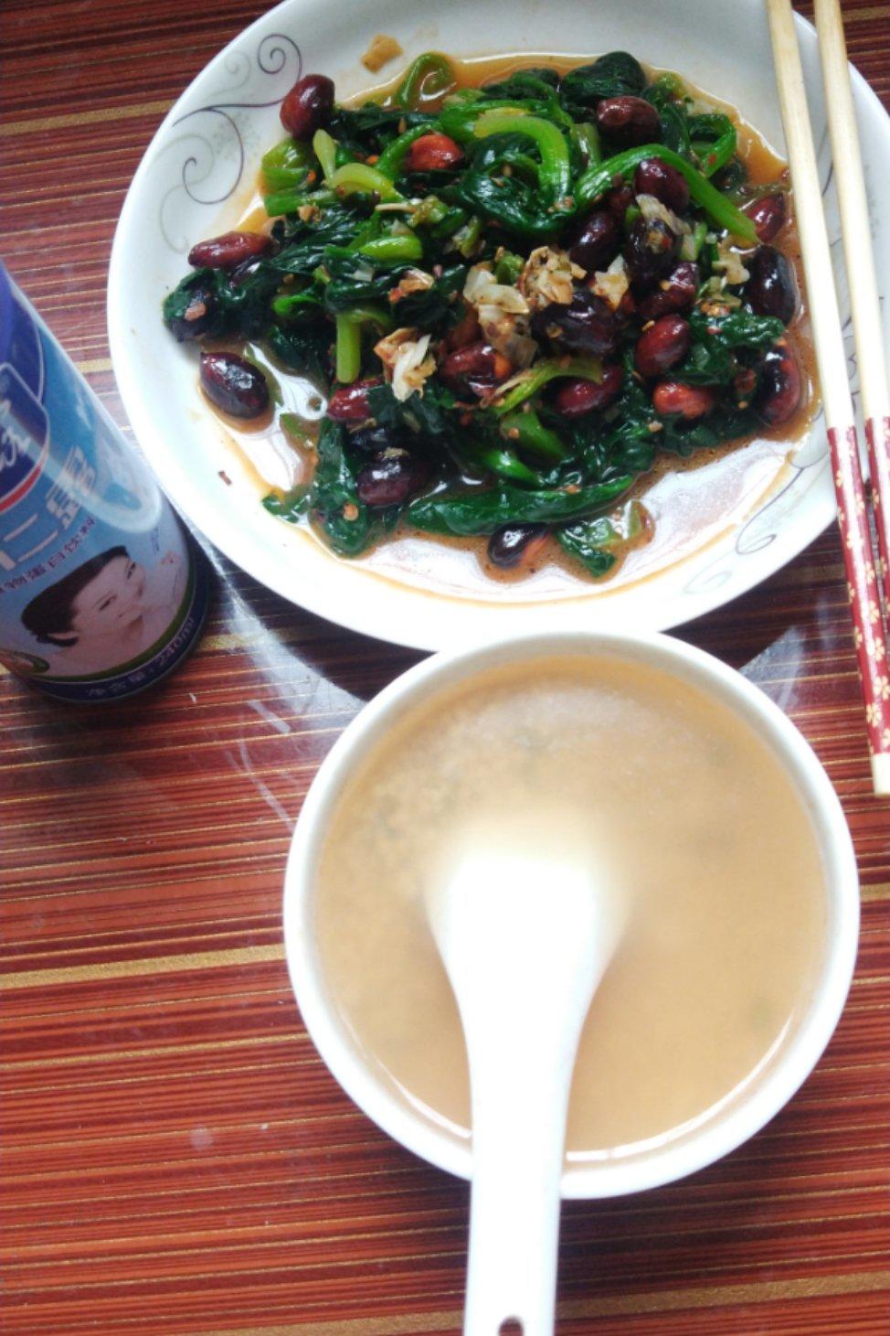 凉拌花生米菠菜