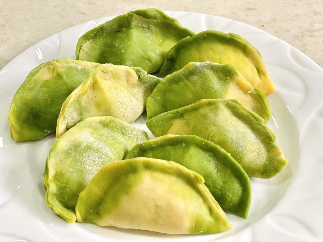 翡翠白玉白菜饺子详细版（附翡翠白玉白菜饺子包法，翡翠白玉饺子皮两种制法，面包机和面，翡翠白玉烧卖，各种馅料搭配）