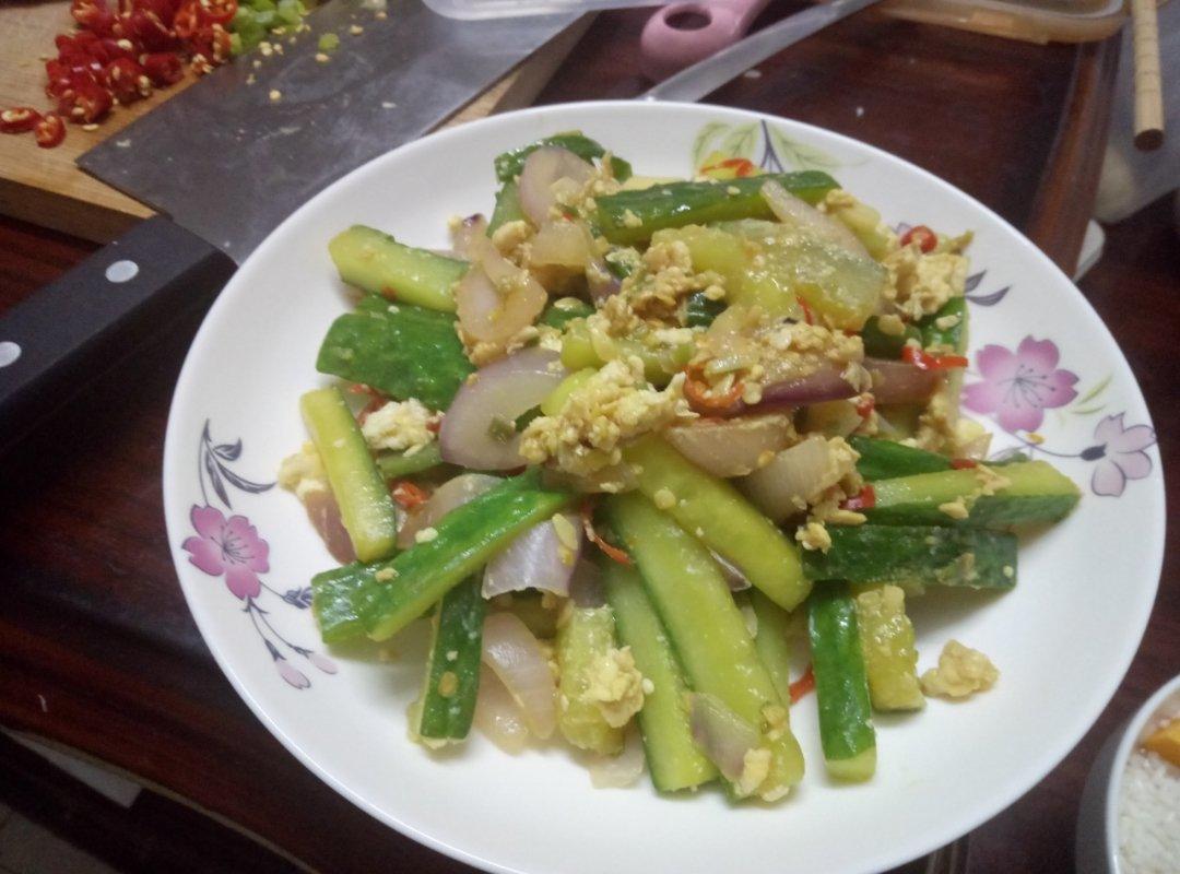 黄瓜炒鸡蛋