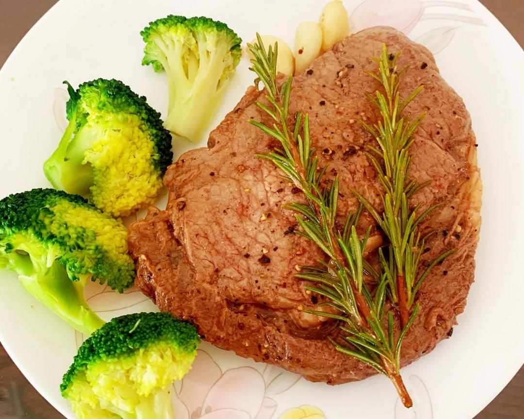 澳洲眼肉牛排 西式饭店做法的做法