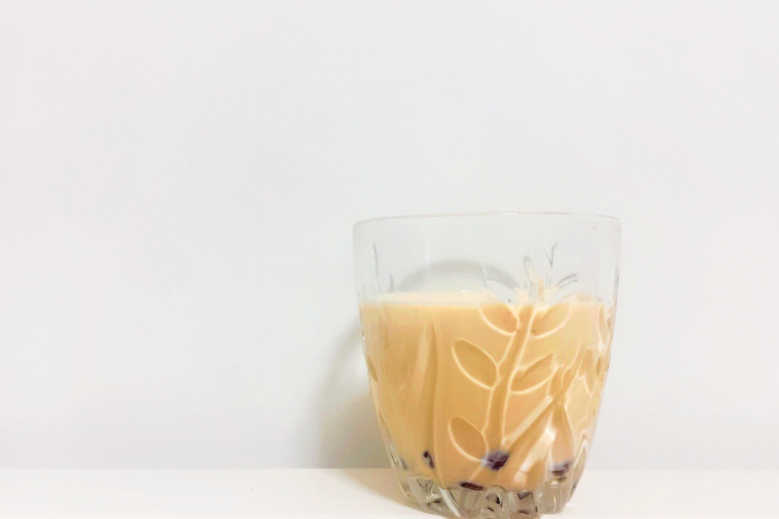 5分钟只用洗一个杯子做出焦糖奶茶（附带自家珍珠做法）的做法