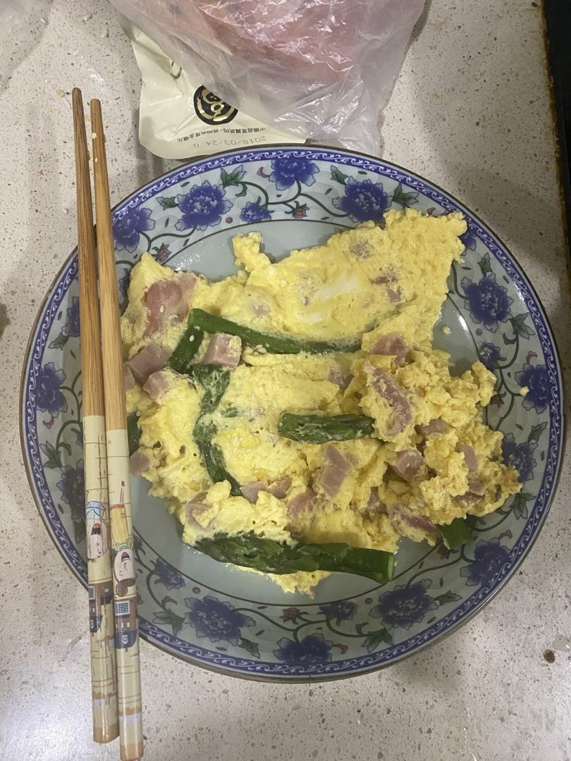 芦笋虾仁早餐蛋饼