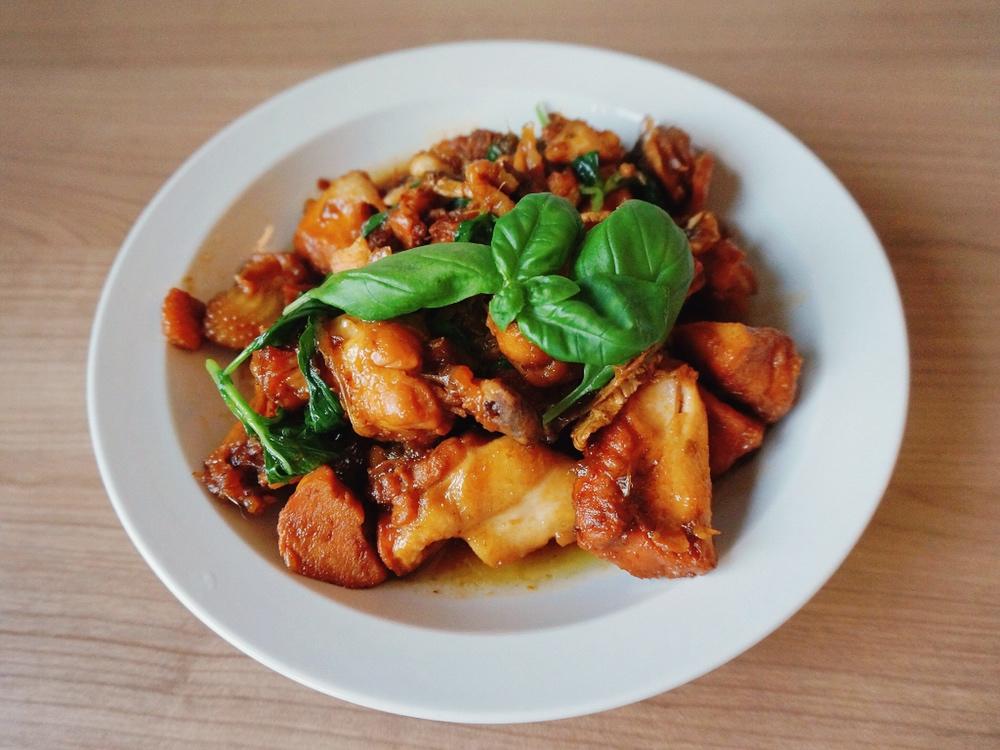 不加一滴水一粒盐的「三杯鸡」是对台湾菜的所有启蒙