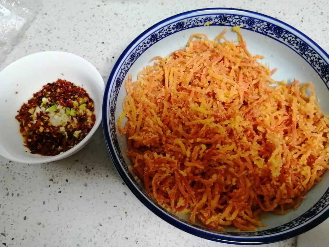 河南蒸菜之胡萝卜丝