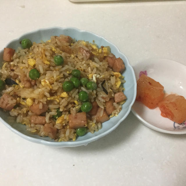 鸡蛋火腿肠炒饭