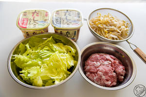 快手又下饭 · 日式猪肉味增炒蔬菜的做法 步骤2